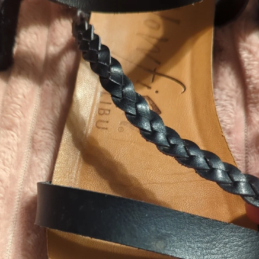 Blowfish Women's Black Sandals - Picture 9 of 10